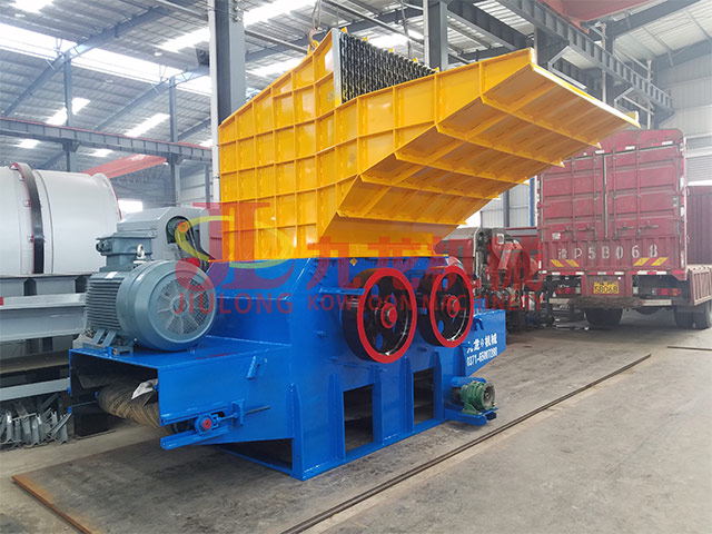 樹(shù)根破碎機(jī)