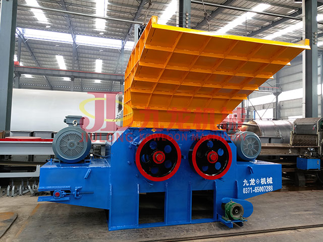 樹(shù)根破碎機(jī)