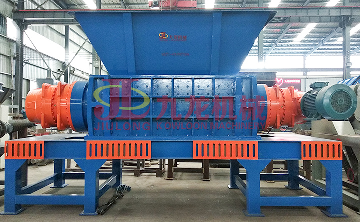 廢舊家具撕碎機(jī)