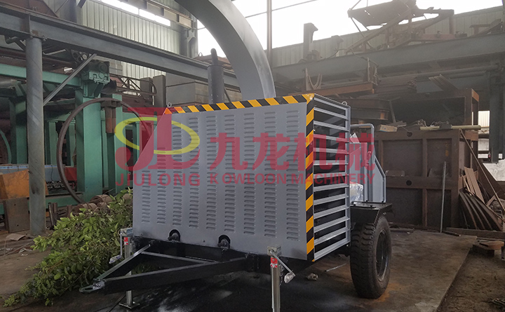 移動(dòng)式樹(shù)枝粉碎機(jī)